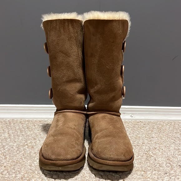 Ugg Boots - Woman’s Size 6 - Picture 2 of 15